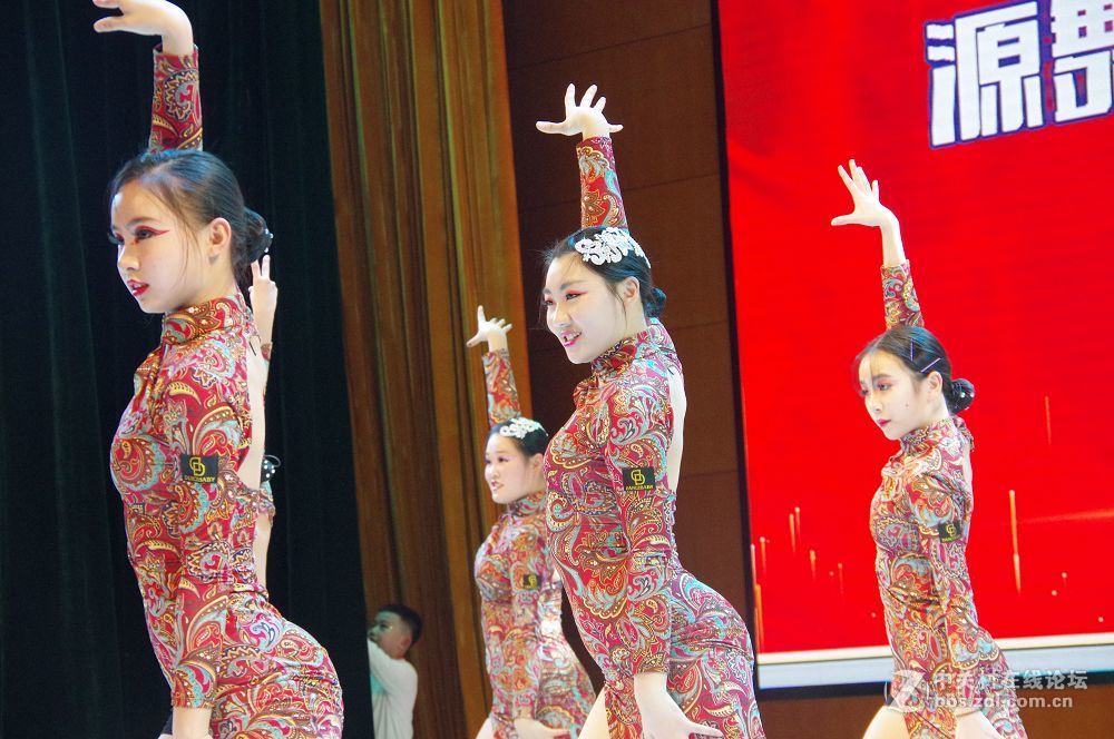 莱州东方百分百口才-聪明树早教里的聪慧漂亮灵动的孩子