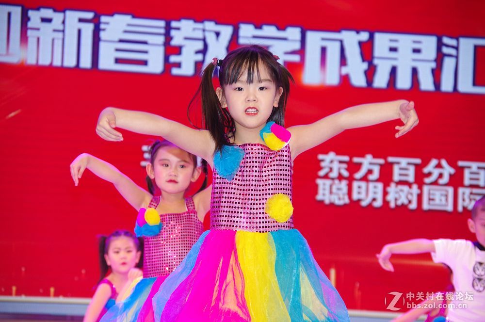 莱州东方百分百口才-聪明树早教里的聪慧漂亮灵动的孩子