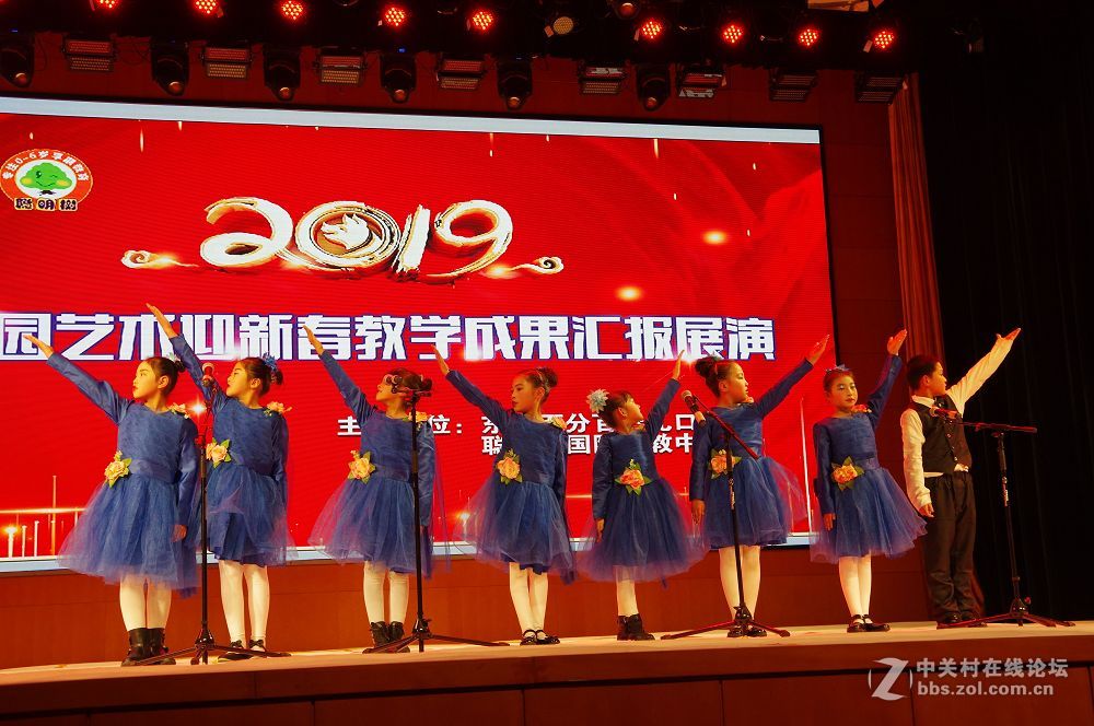 莱州东方百分百口才-聪明树早教里的聪慧漂亮灵动的孩子