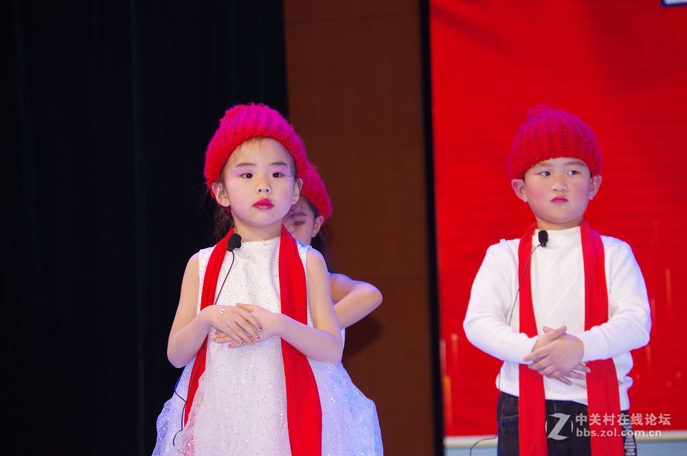 莱州东方百分百口才-聪明树早教里的聪慧漂亮灵动的孩子