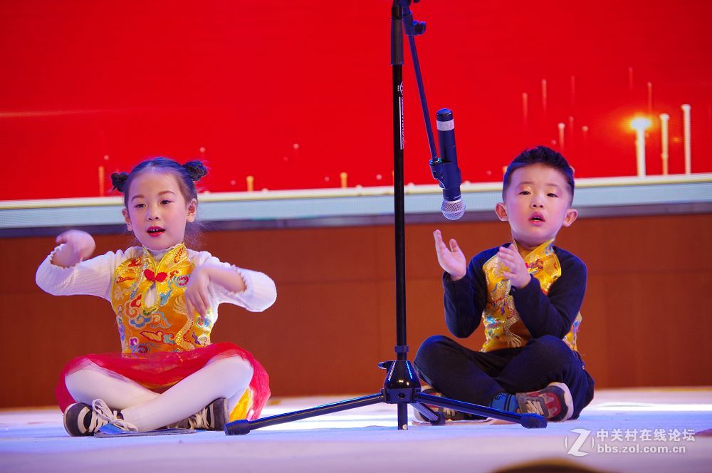 莱州东方百分百口才-聪明树早教里的聪慧漂亮灵动的孩子