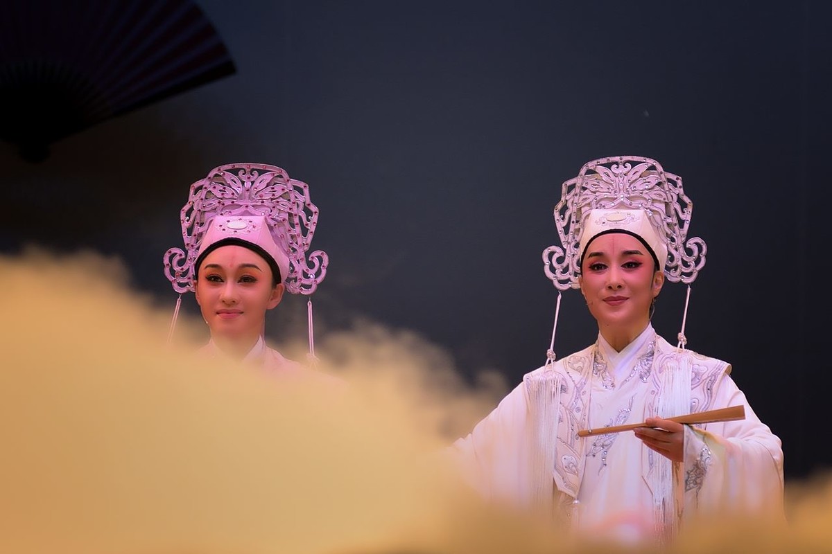 舞台抓拍一组浙江小百花越剧团演出梁祝