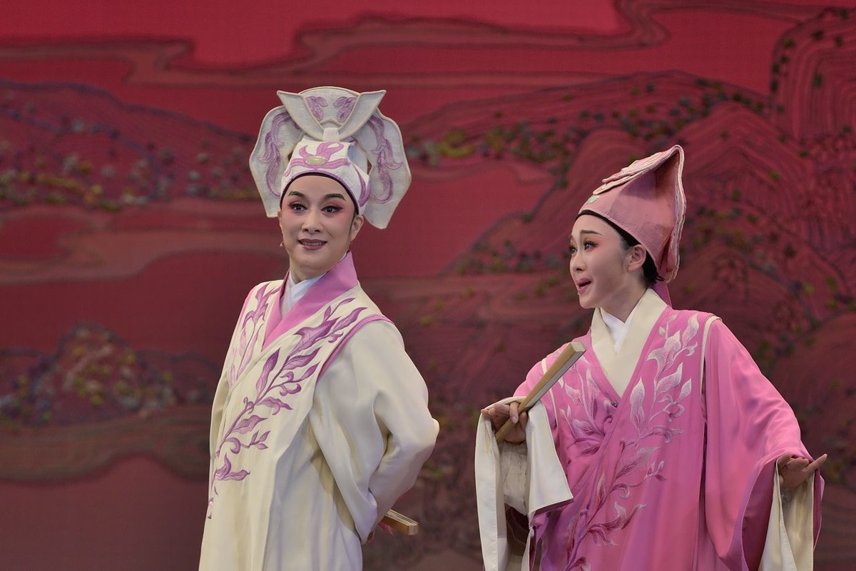 舞台抓拍一组浙江小百花越剧团演出梁祝