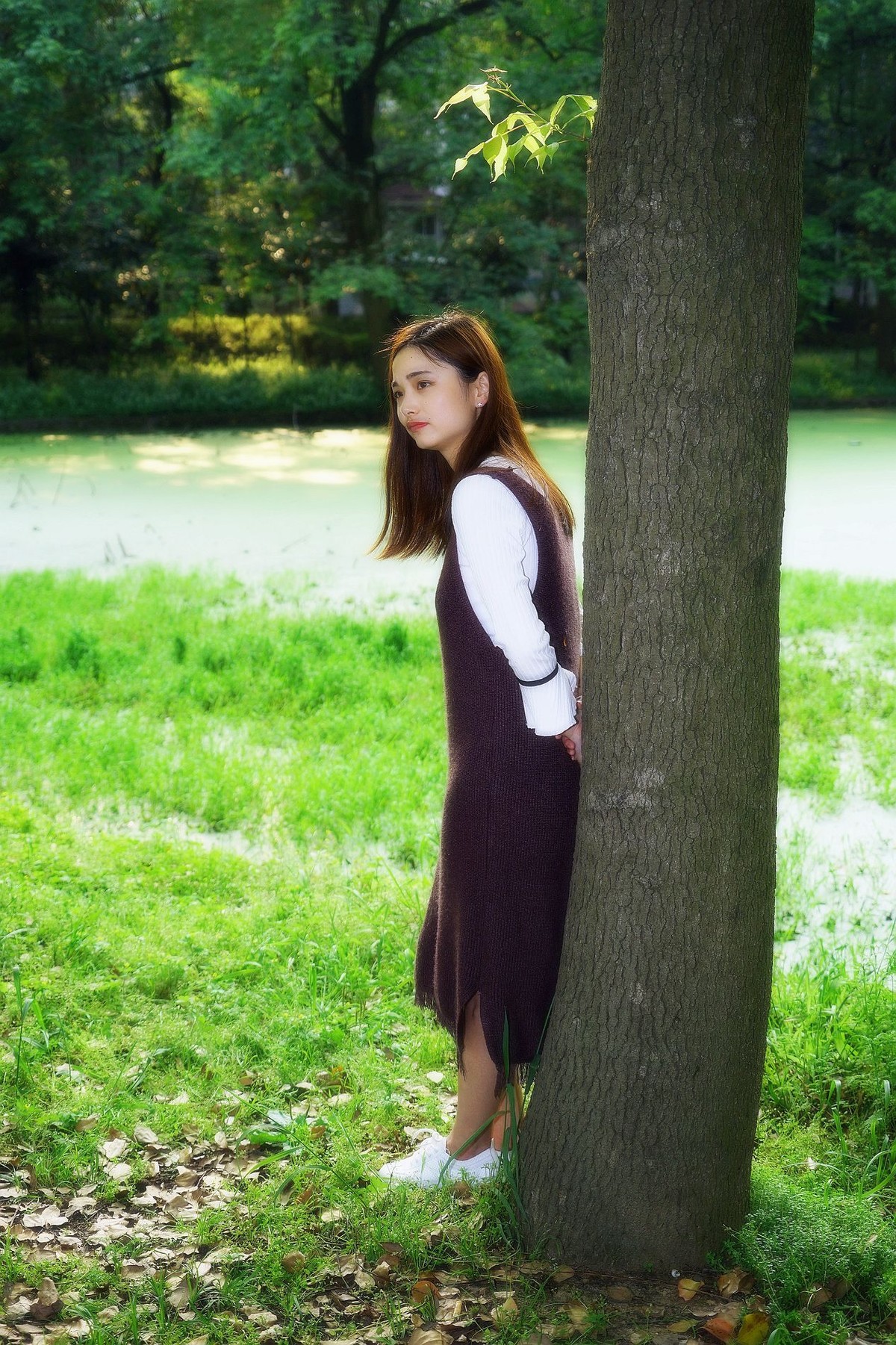 环境人像外拍-----东湖梨园小湖边的清新女孩！。。。。。