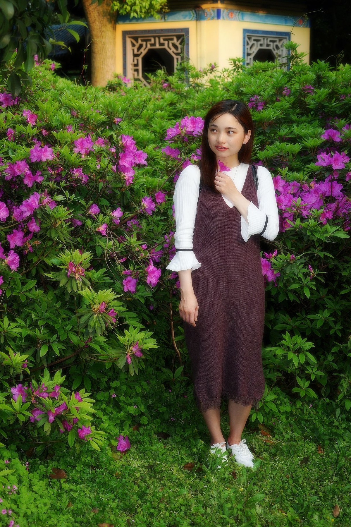 环境人像外拍-----东湖梨园小湖边的清新女孩！。。。。。