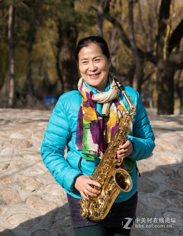 吹萨克斯的大婶