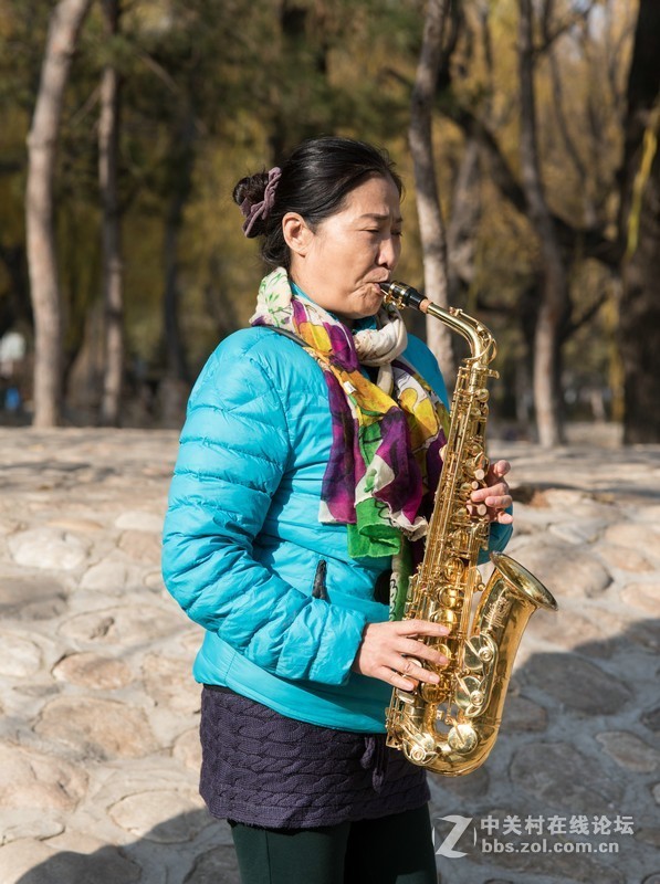 吹萨克斯的大婶