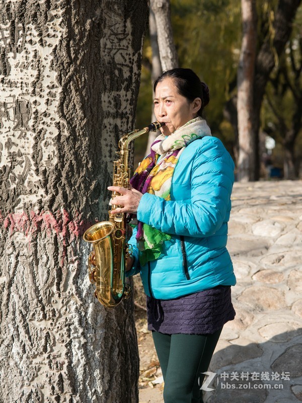 吹萨克斯的大婶
