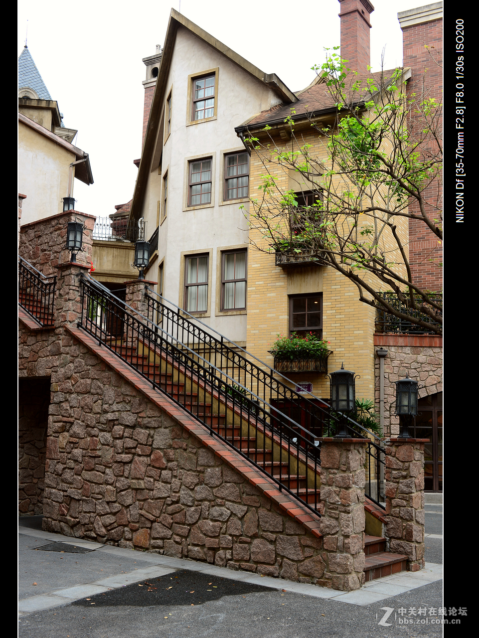 也太安静了，找个人影都难，----为有等等吧。