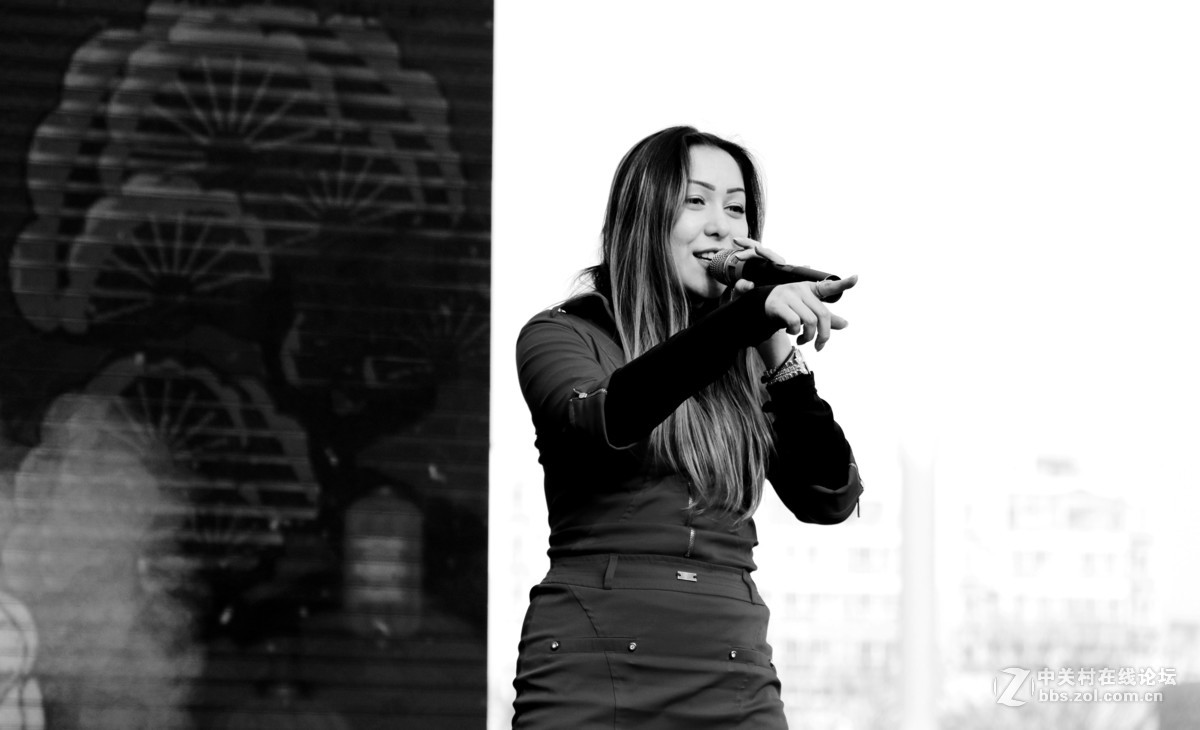 乌克兰洋妞演唱