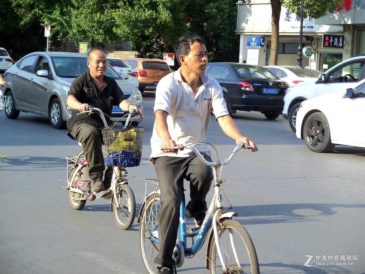 相机是一种情怀，手机是记录：街上的人们--骑行者
