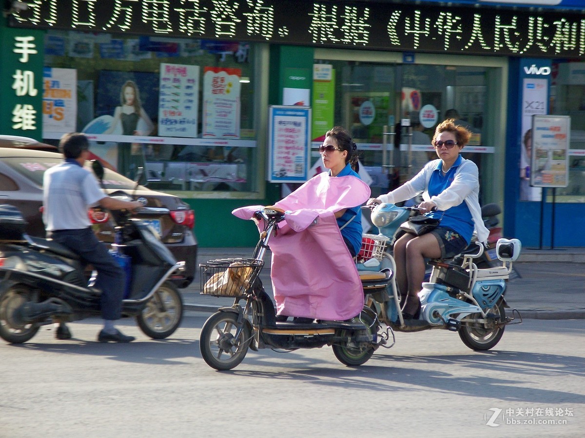 相机是一种情怀，手机是记录：街上的人们--骑行者