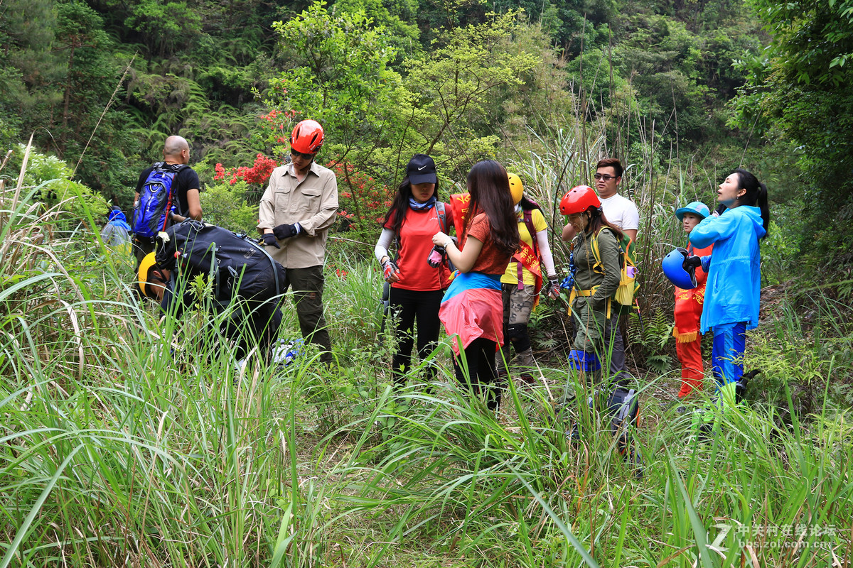 原片，一次户外活动，內有美女哦！