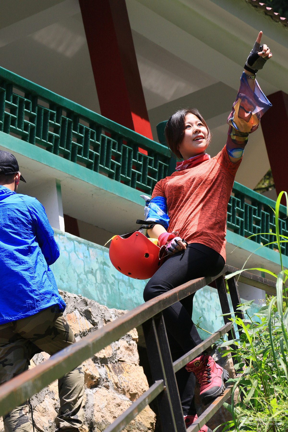 原片，一次户外活动，內有美女哦！