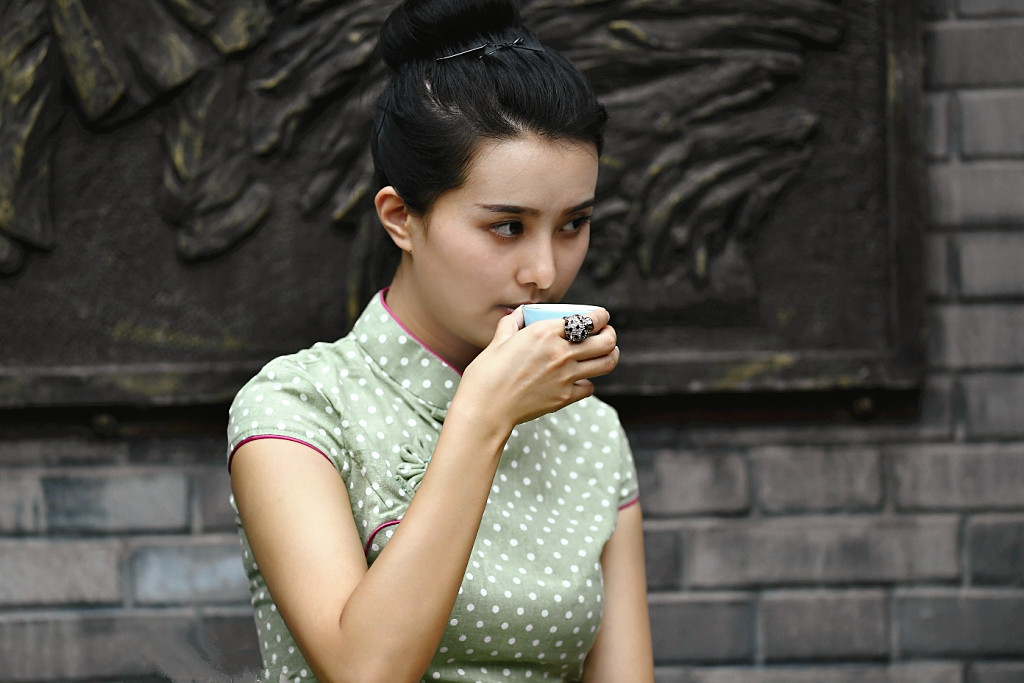 自然光线快速抓拍【成都妹子秀茶女】