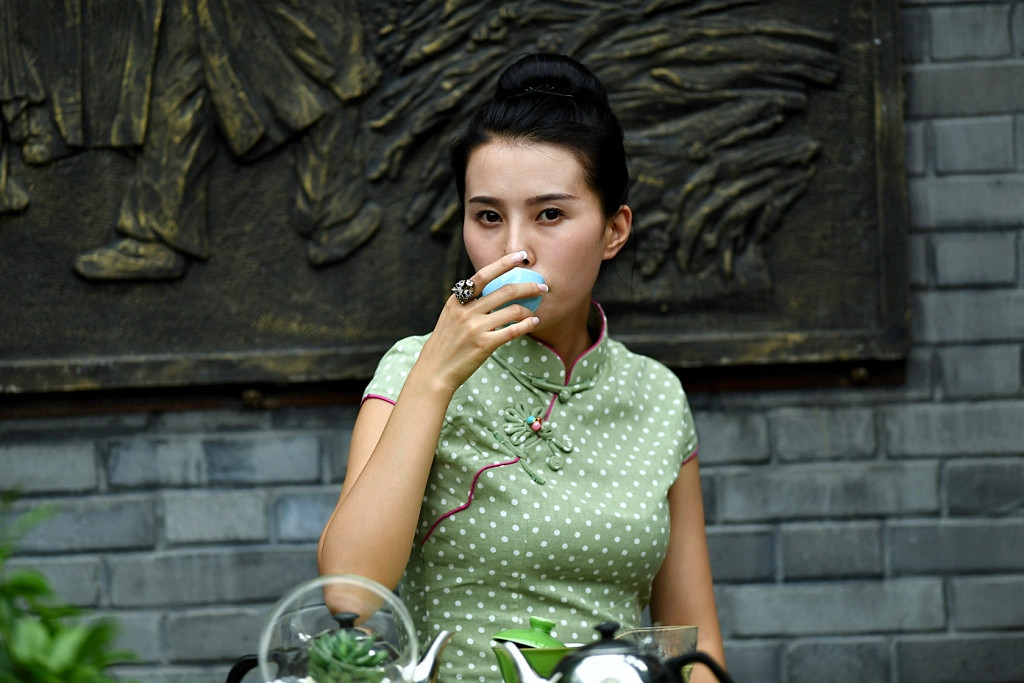 自然光线快速抓拍【成都妹子秀茶女】