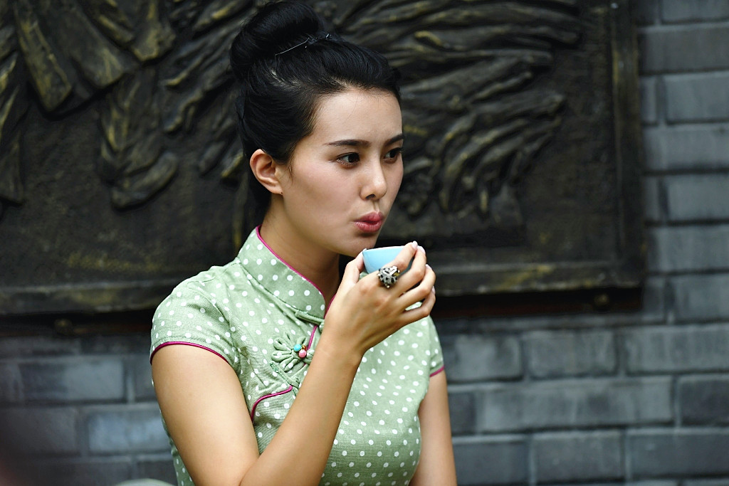 自然光线快速抓拍【成都妹子秀茶女】