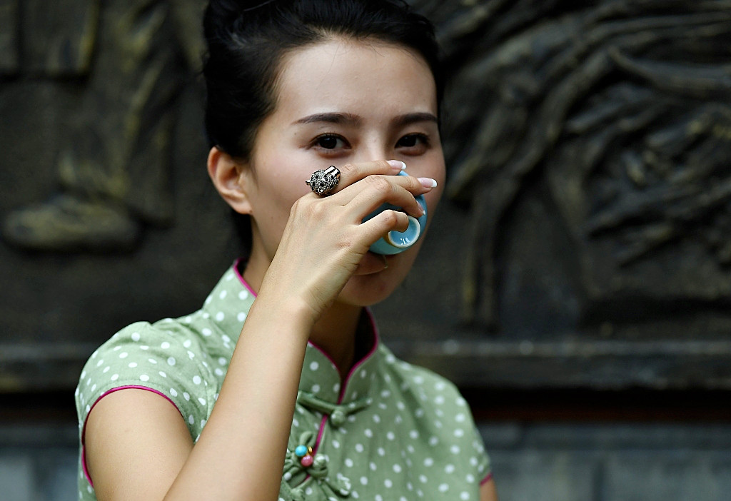 自然光线快速抓拍【成都妹子秀茶女】