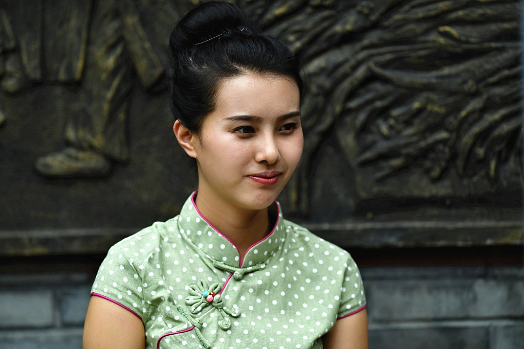 自然光线快速抓拍【成都妹子秀茶女】