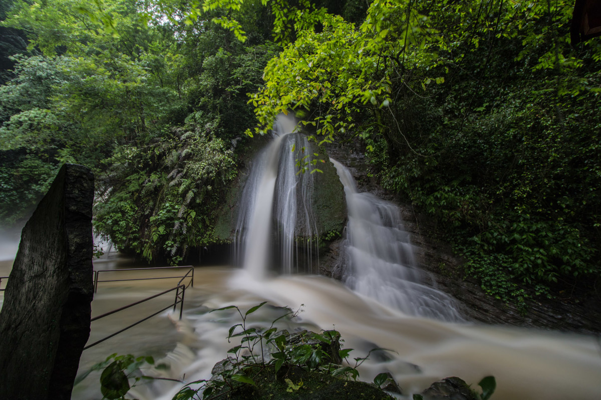 桂林古东森林瀑布群4