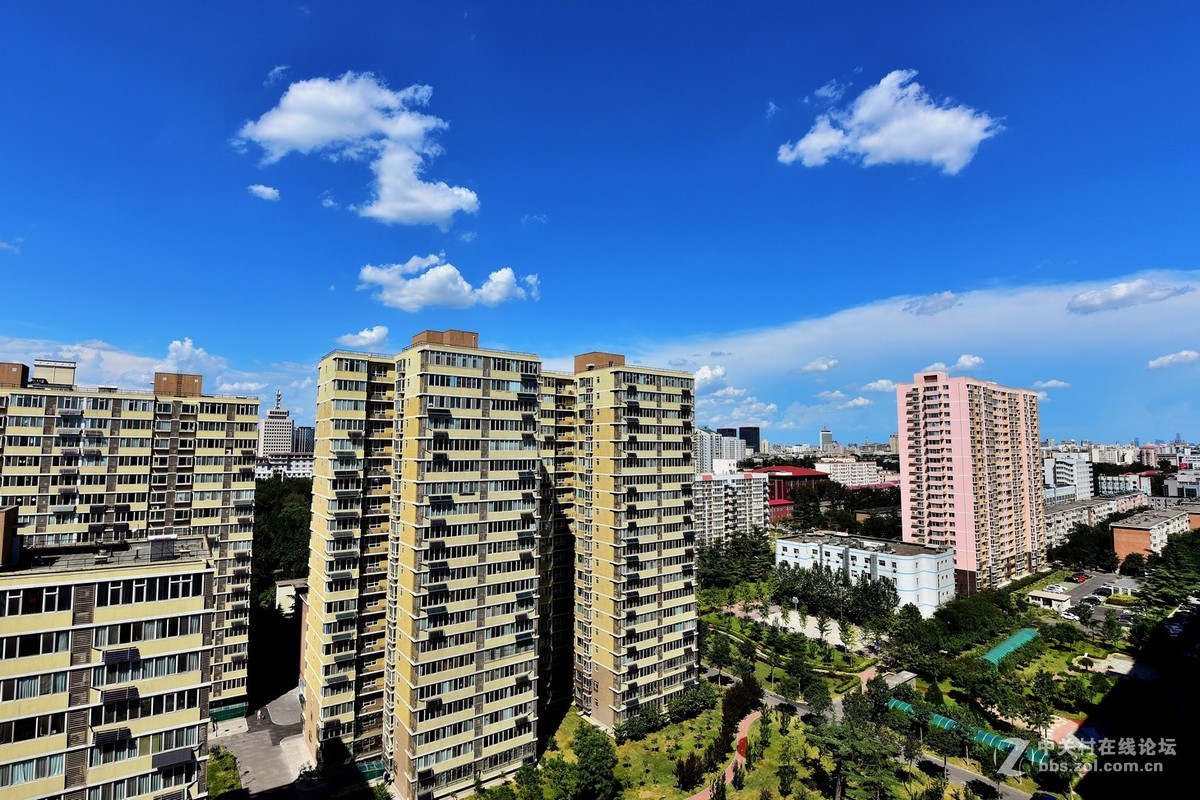 北京现在有一种颜色叫做“阅兵蓝”