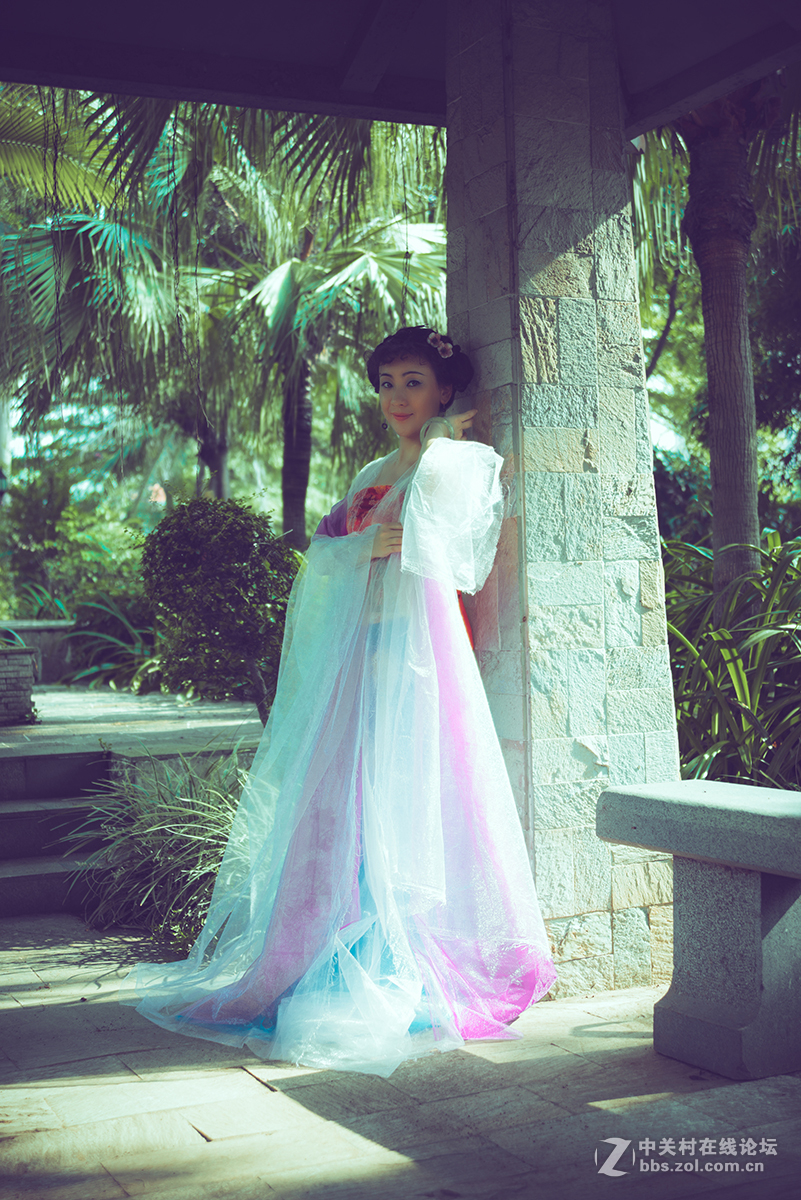 找了几块薄纱，鼓捣出一套古装！