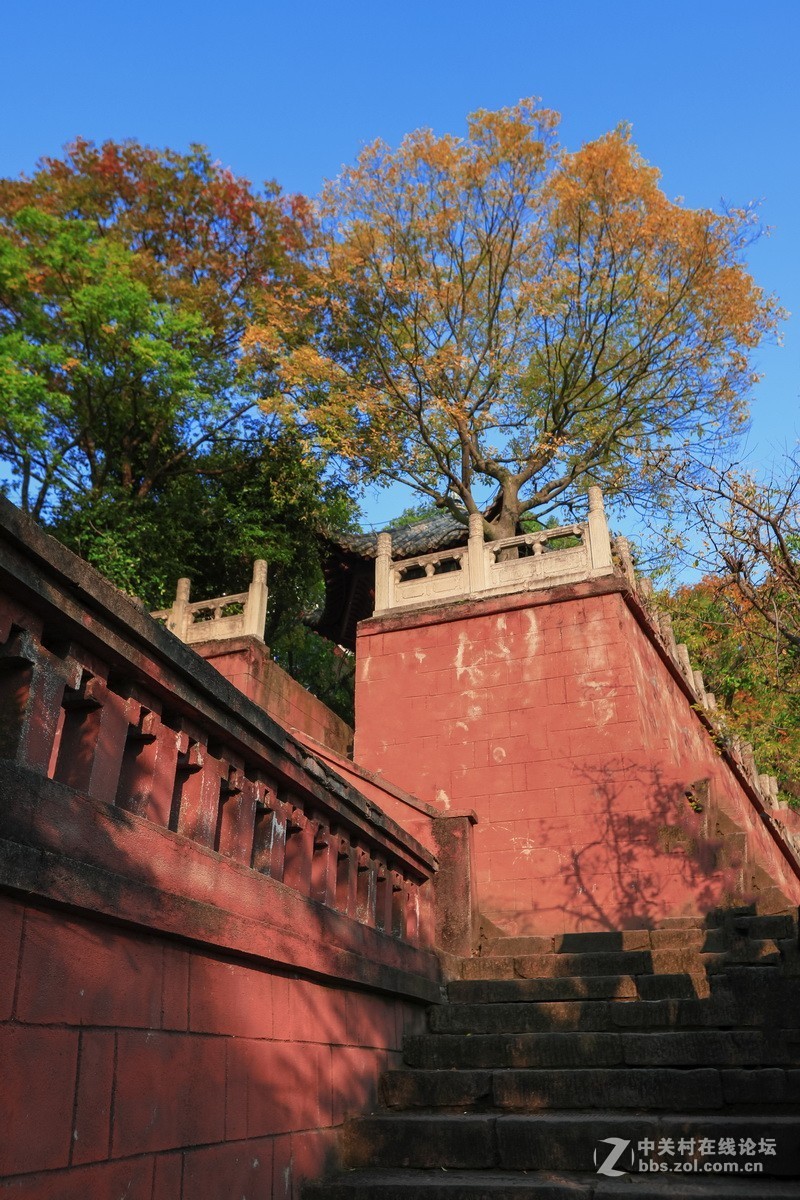 湖北黄冈一东坡赤壁。