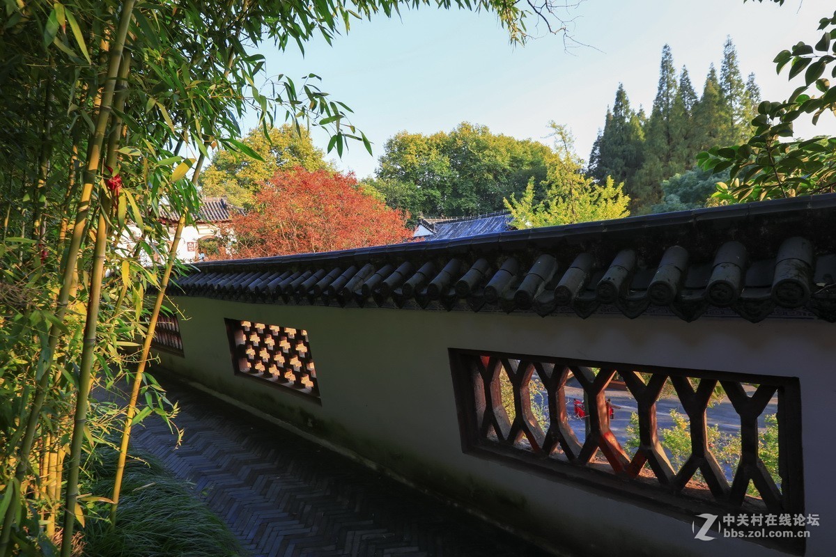 湖北黄冈一东坡赤壁。