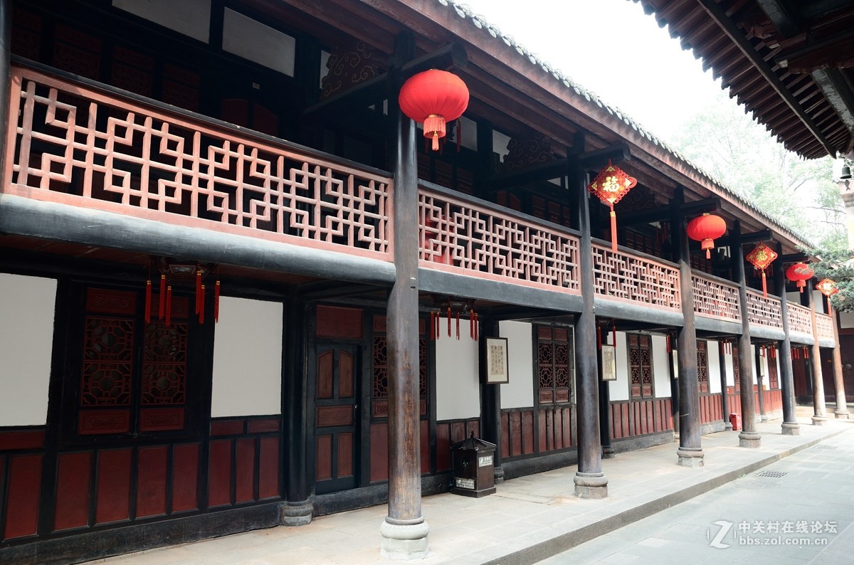 文殊院始建于隋大业年间（605-617）。康熙三十六年（1697年）集资重建庙宇，改称文殊