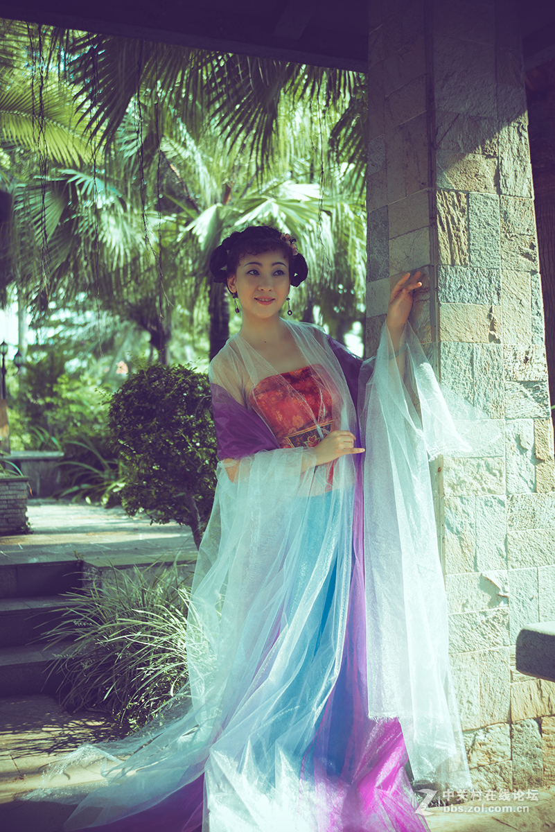 找了几块薄纱，鼓捣出一套古装！