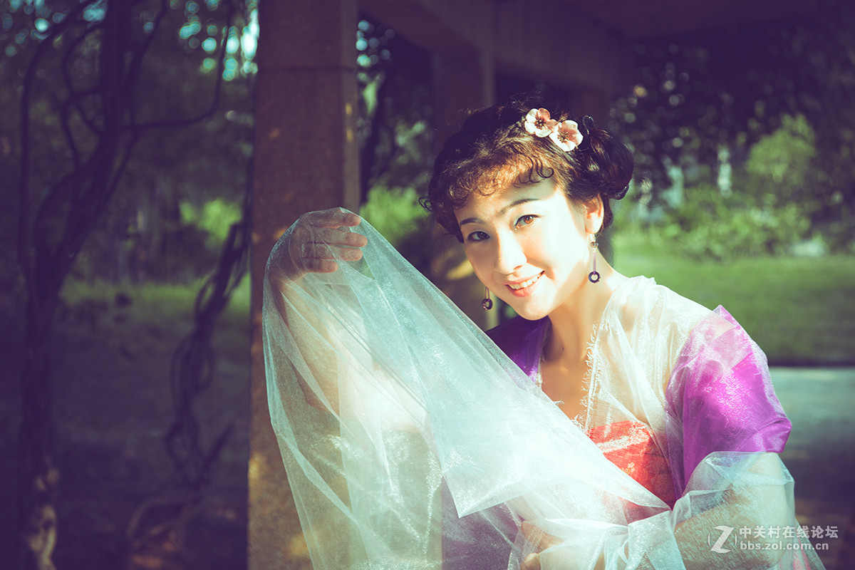 找了几块薄纱，鼓捣出一套古装！