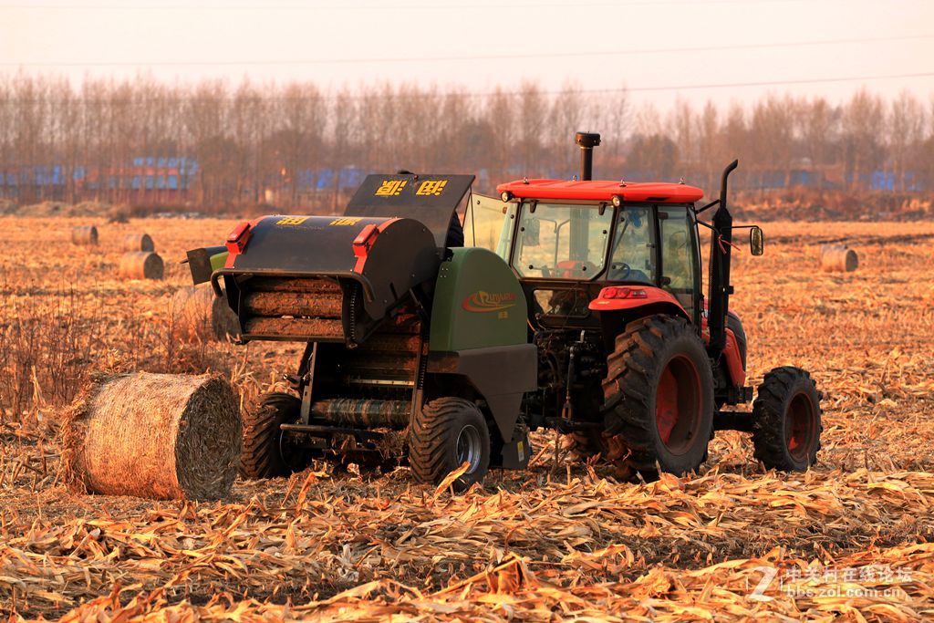 玉米杆打捆机农村逐步实现机械化
