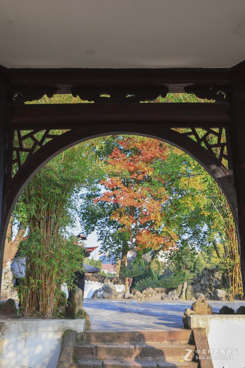 湖北黄冈一东坡赤壁。