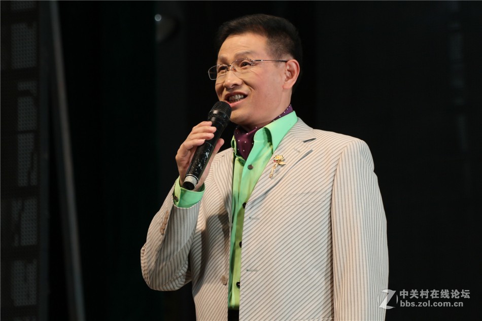 刚购到佳能7D Mark II机，舞台演出试镜（人物）