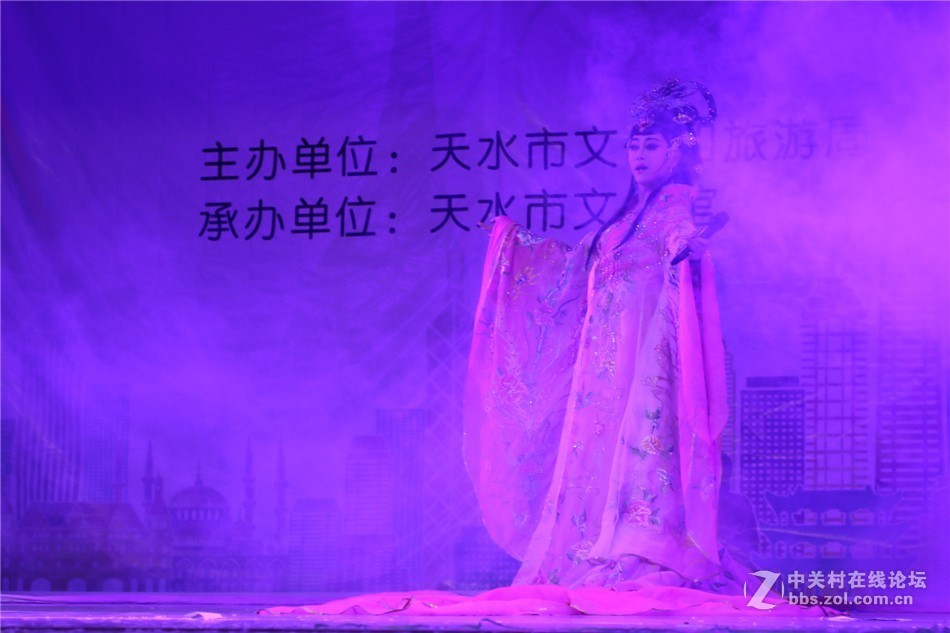 刚购到佳能7D Mark II机，舞台演出试镜（人物）