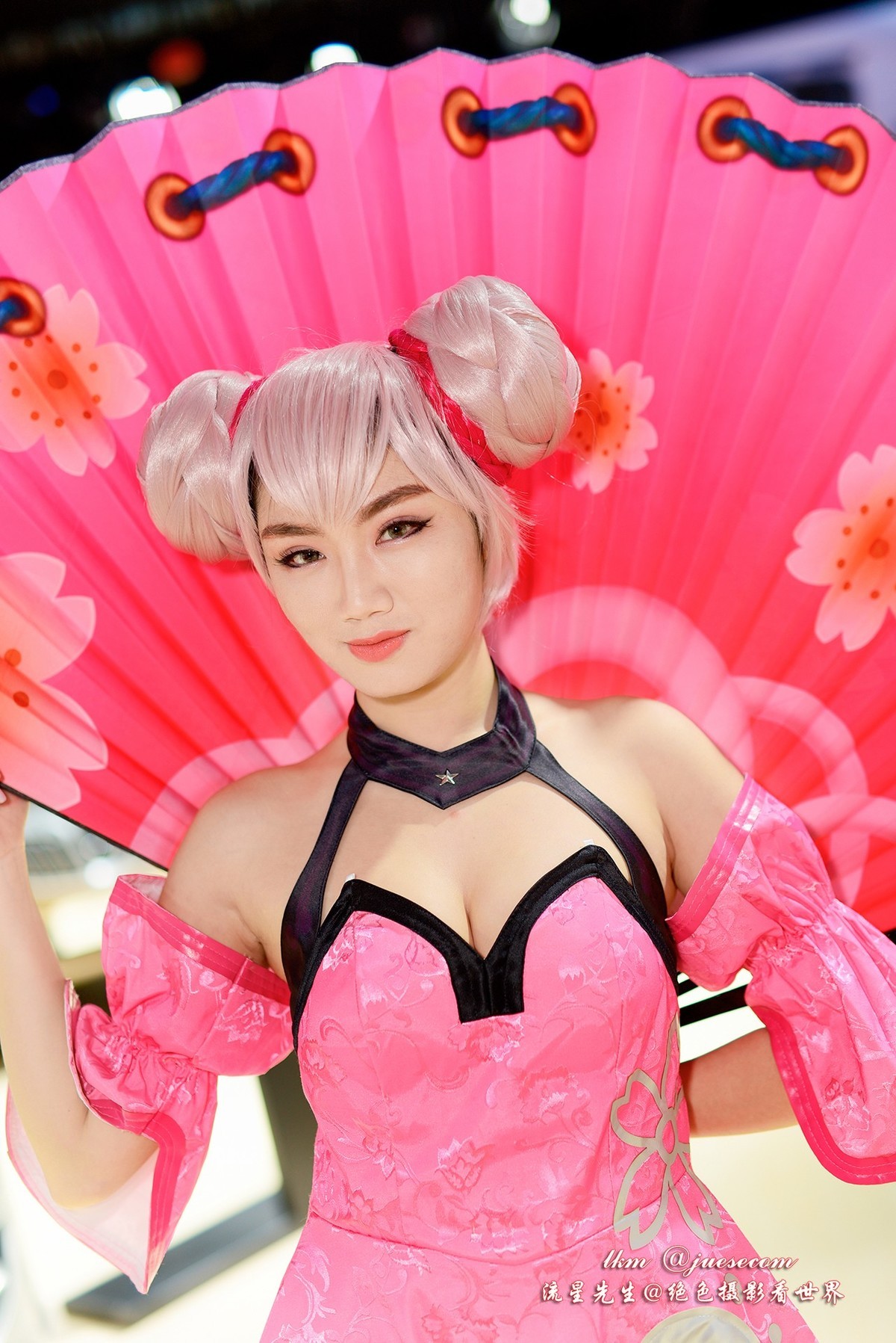 妲己！小乔！痴汉！王者荣耀COSPLAY动漫展现2017广州国际车展展台。你发现她们了吗？