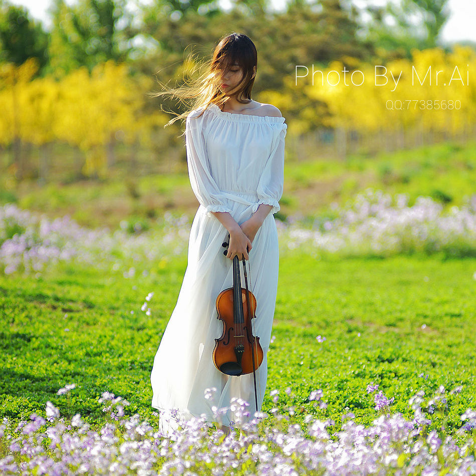 拉小提琴的女孩