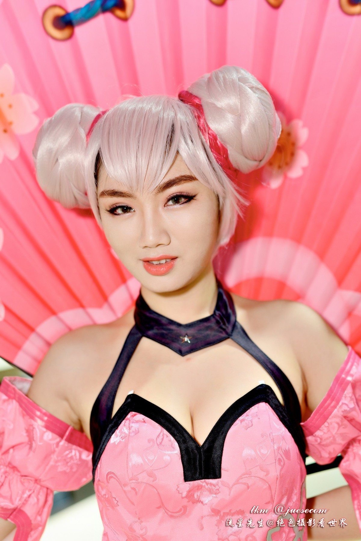 妲己！小乔！痴汉！王者荣耀COSPLAY动漫展现2017广州国际车展展台。你发现她们了吗？