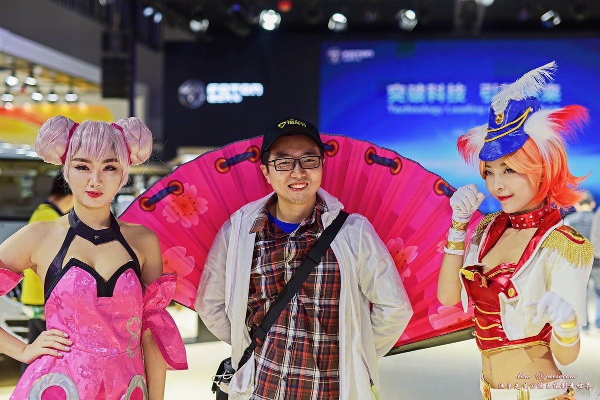 妲己！小乔！痴汉！王者荣耀COSPLAY动漫展现2017广州国际车展展台。你发现她们了吗？