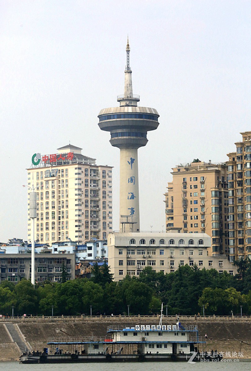 在游船上胜揽宜昌长江岸边的风光建筑7