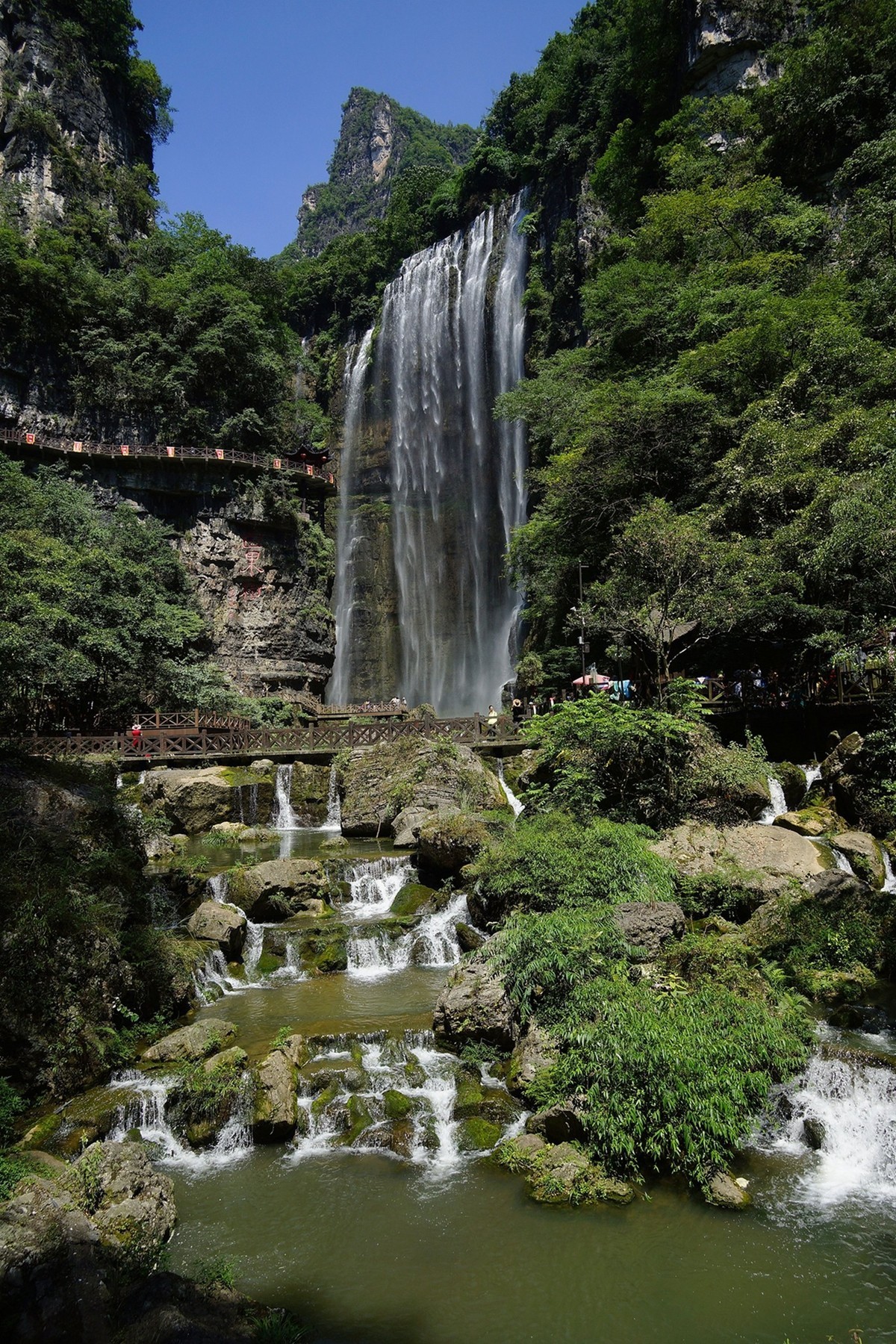 湖北印象神龍架三峽大暴布