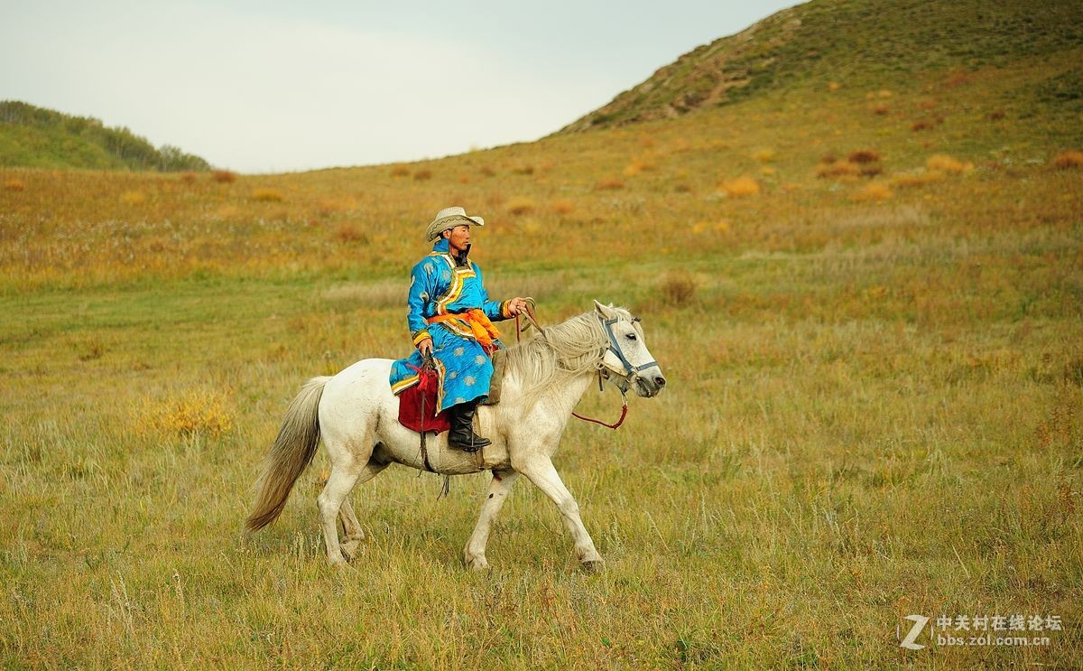 难忘乌兰布统之行（6）-----扬鞭立马         豪气冲天