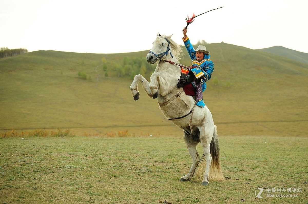 难忘乌兰布统之行（6）-----扬鞭立马         豪气冲天
