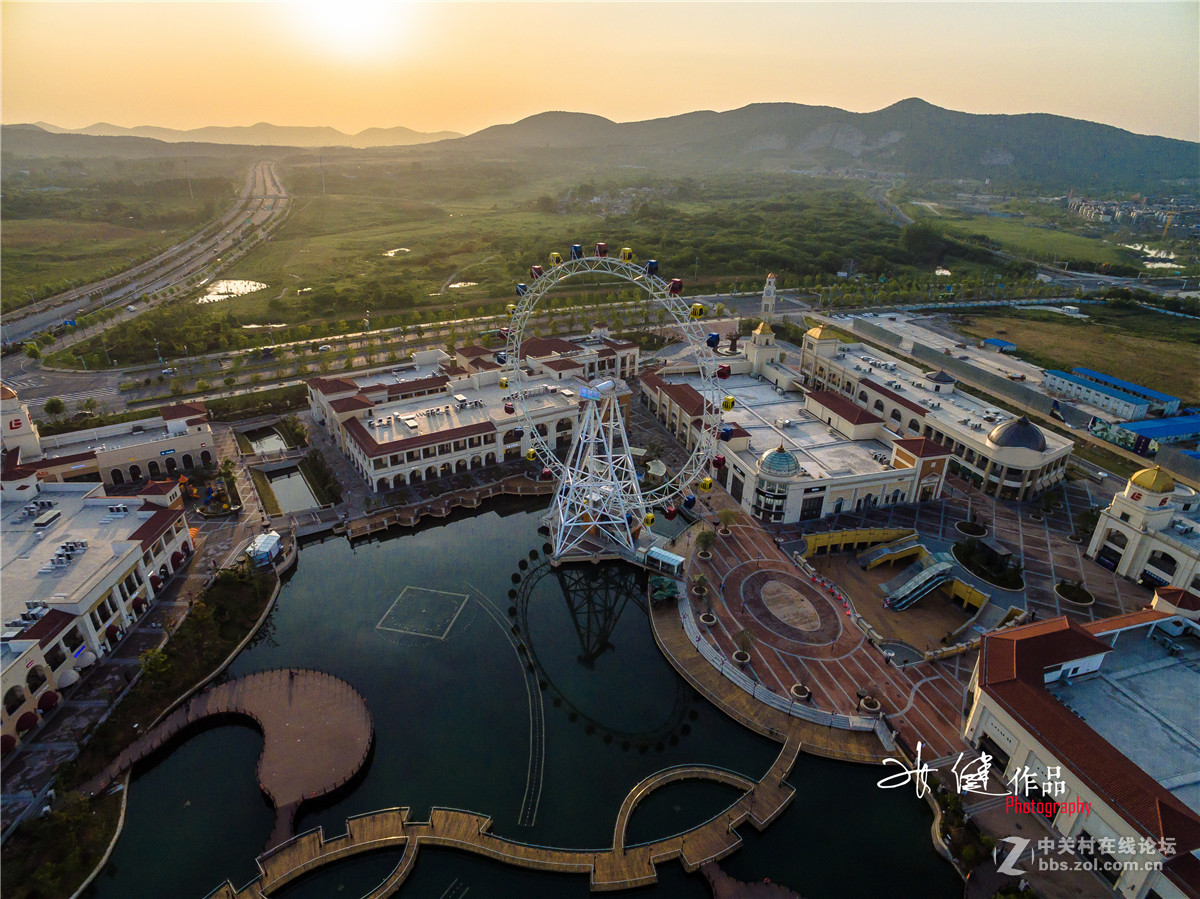 汤山百联奥特莱斯广场