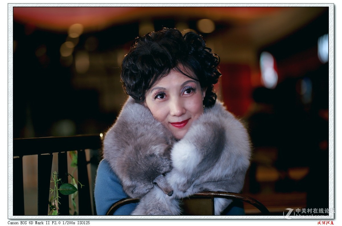 上海地铁2号线世纪大道出口酒吧拍人像