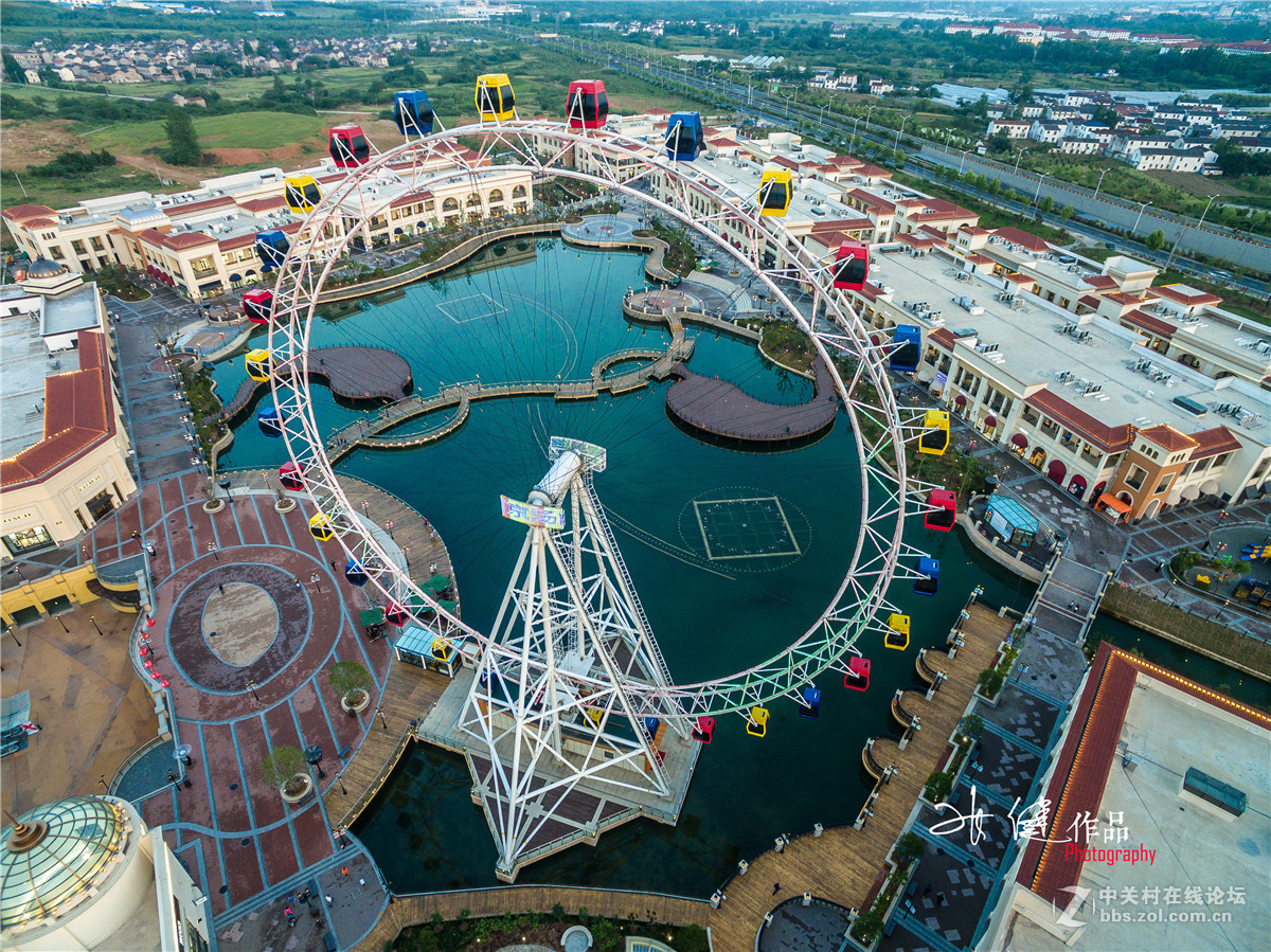 汤山百联奥特莱斯广场