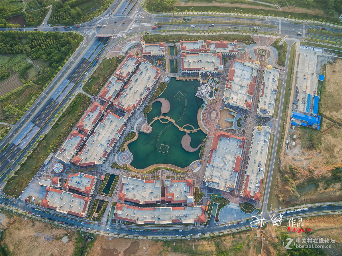 汤山百联奥特莱斯广场