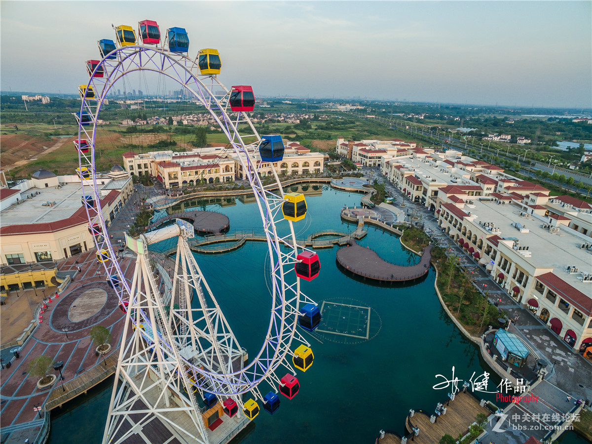汤山百联奥特莱斯广场