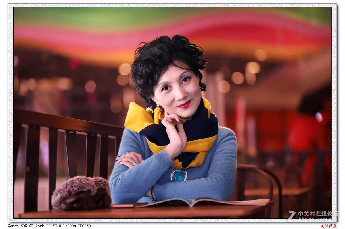 上海地铁2号线世纪大道出口酒吧拍人像