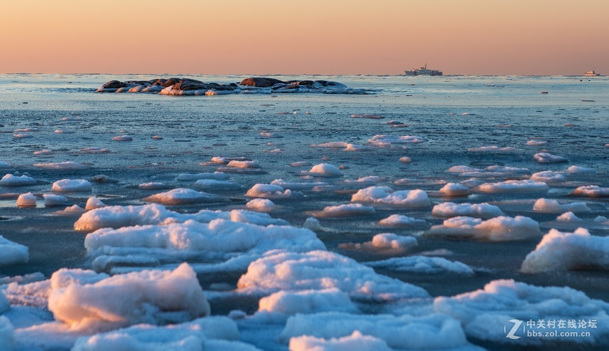 《冰海日出》---祝师友们新年快乐！